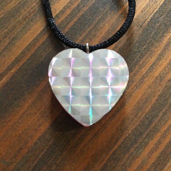 BUNDLE BONUS: Vintage 90s Silk Cord Heart Pendant | Good - Picture 4 of 6